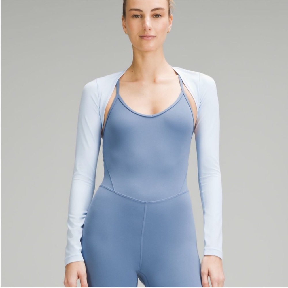 Lululemon 🍋Women's Blue Long Sleeve shrug